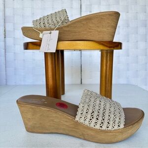 Stylish‎ Cream Wedge Sandals